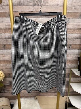 Liz Claiborne Black/White Houndstooth Skirt 16